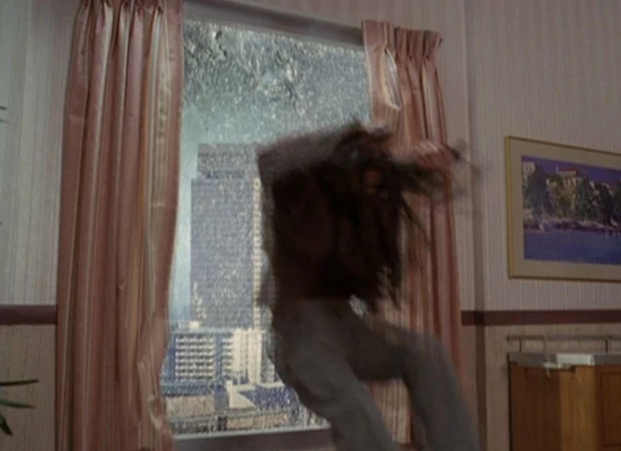 The Window Breaks Before Piper Hits It In Charmed Episode Siren Song