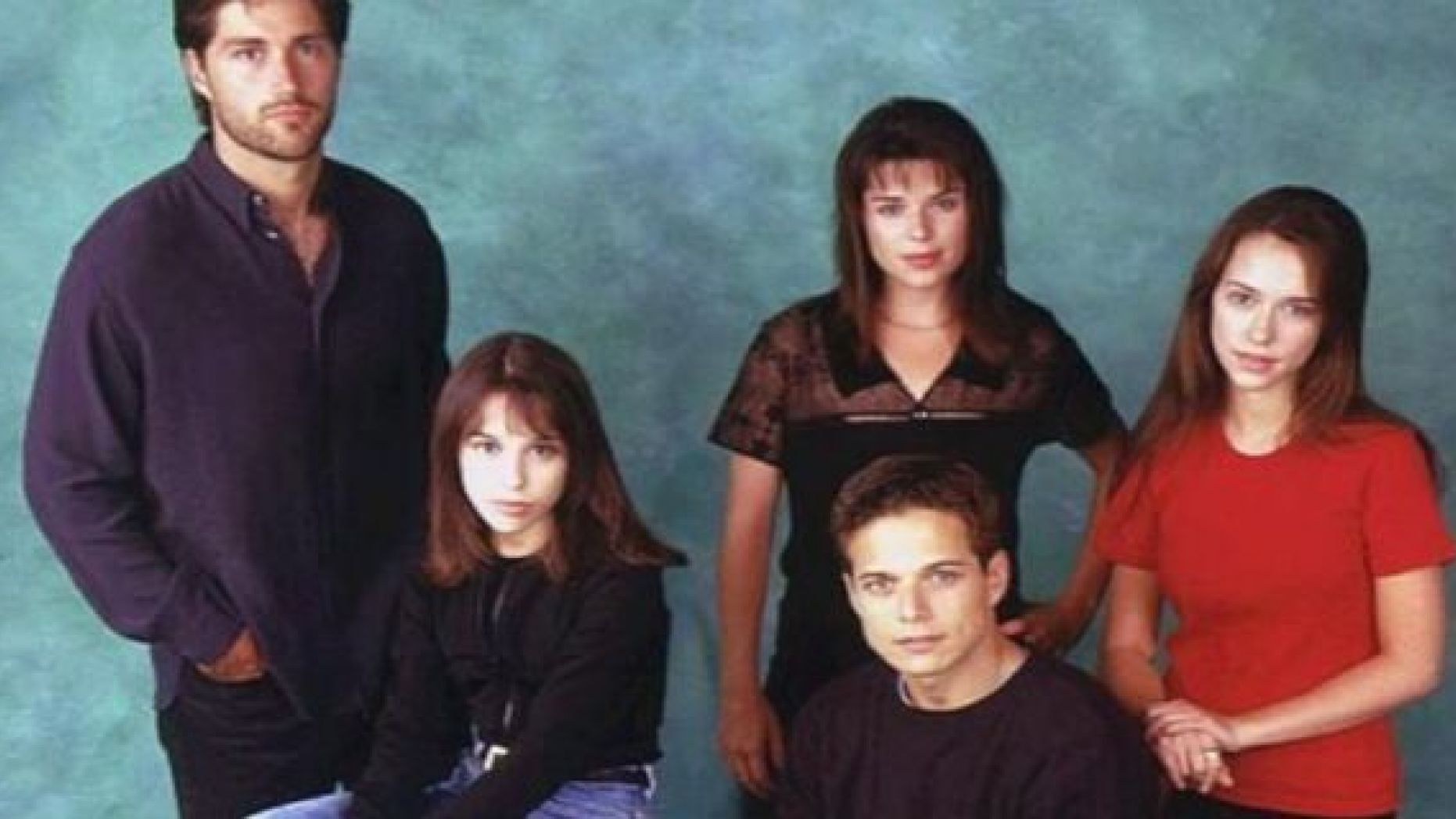 What Happened Between Neve Campbell And Jennifer Love Hewitt During The