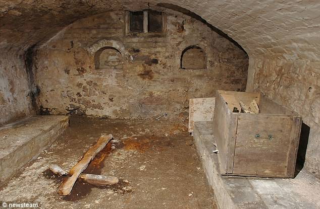 10 Really Weird Secret Rooms That Were Found In Homes