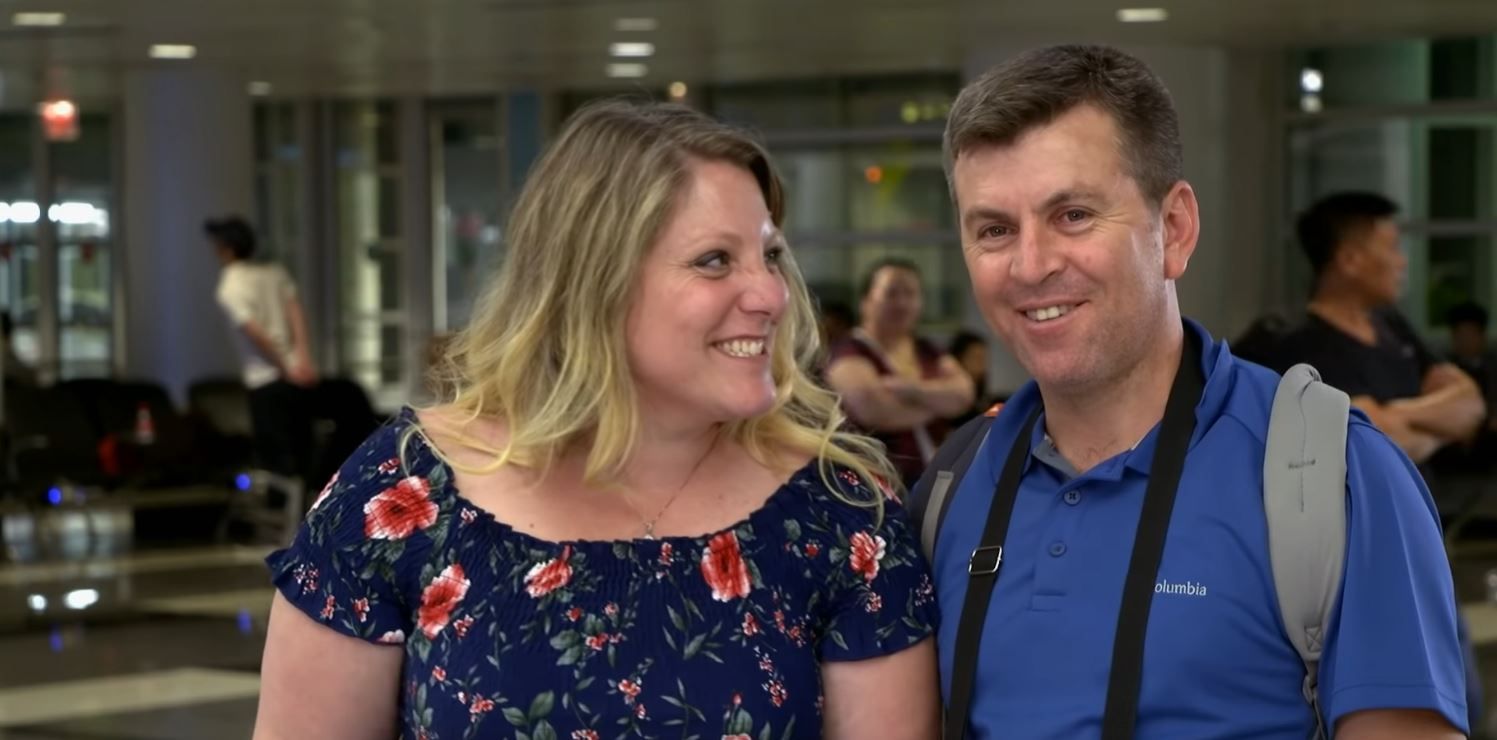 Anna and Mursel of 90 Day Fiance at airport