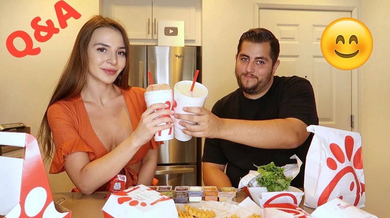 90 Day Fiance's Anfisa and Jorge eating Chick-fil-A