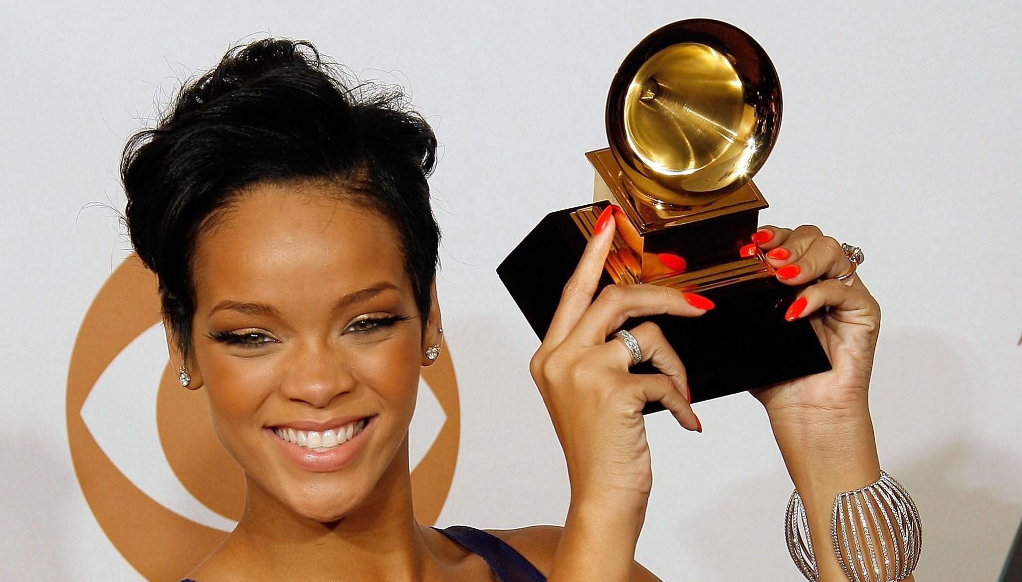 Rihanna and her Grammy, 2008