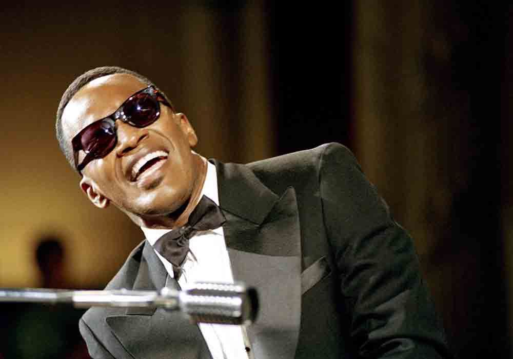 Jamie Foxx in a scene from 'Ray' 
