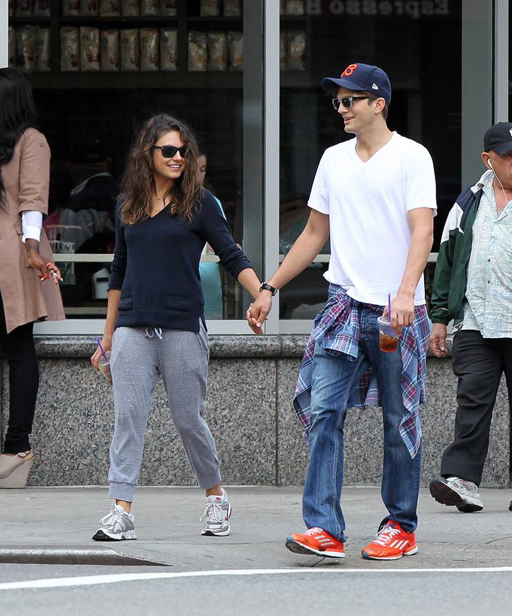 A Look Back At Mila Kunis And Ashton Kutcher S Relationship Timeline