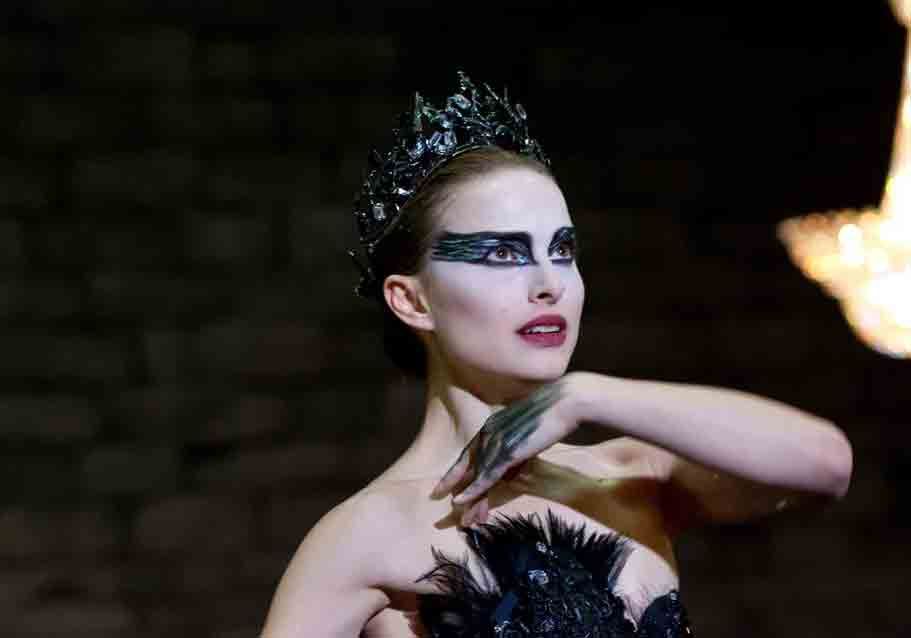 Natalie Portman dances ballet in a scene from 'Black Swan' 
