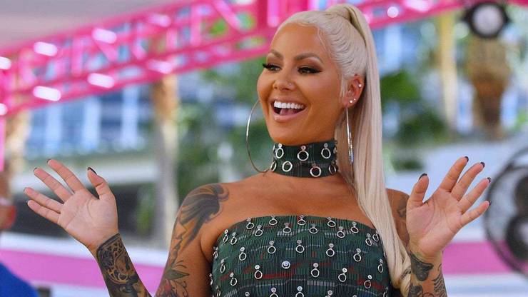Amber Rose Blondes hohes Pony
