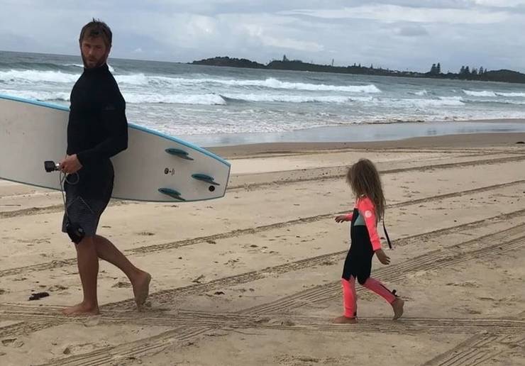 15 Pics That Change The Way Thor Fans See Chris Hemsworth – TheThings