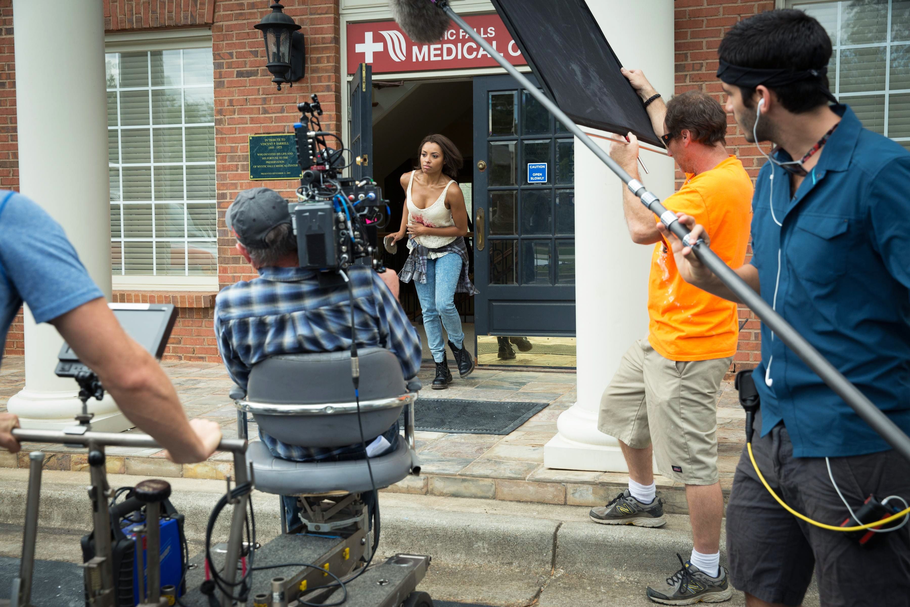 The screw filming an episode of The Vampire Diaries with the Mystic Falls Hospital.