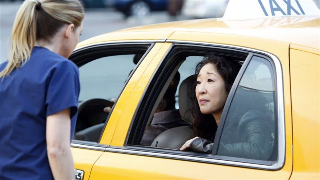 Cristina saying goodbye to Meredith in cab