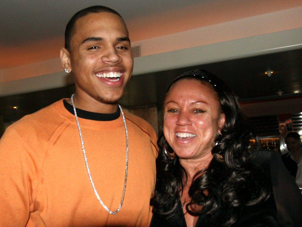 Chris Brown Mãe