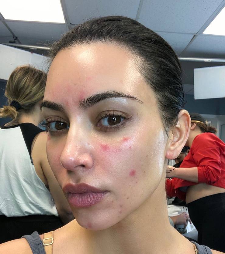 18 Pics Of Kim Kourtney And Khloe Kardashian With No Makeup On 18 Pics Of Kim Kourtney And Khloe Kardashian With No Makeup On
