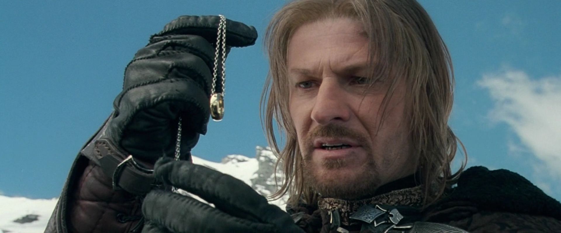 Boromir holds the ring