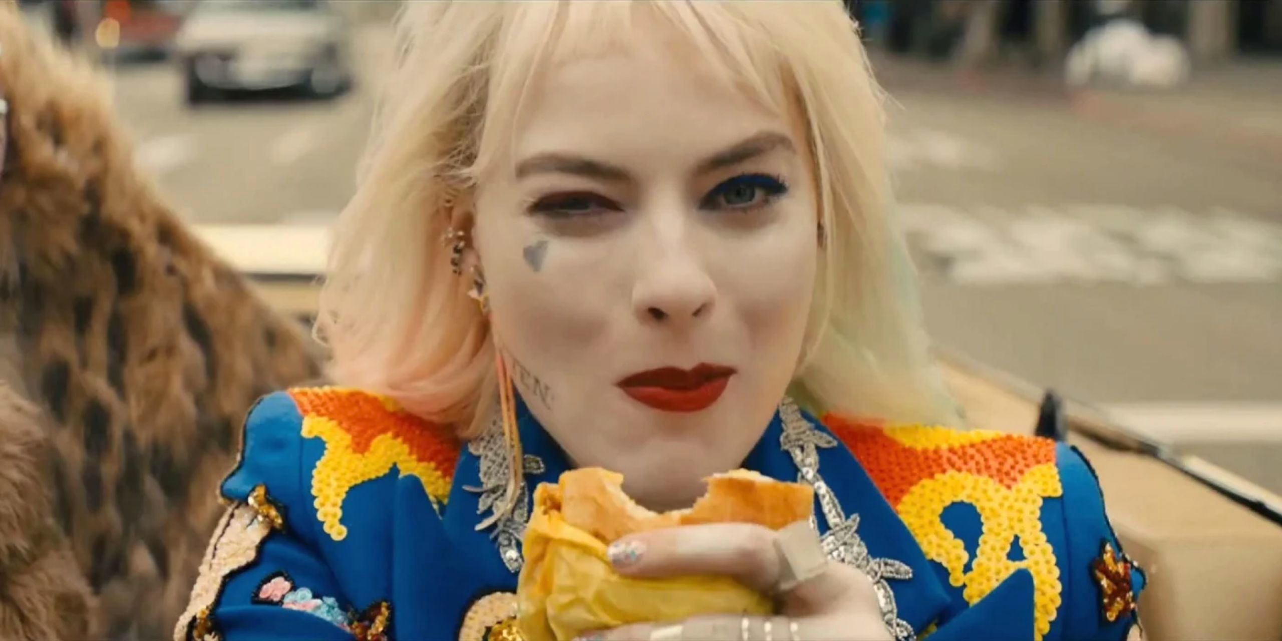 Harley Quinn and her sandwich in Birds of Prey