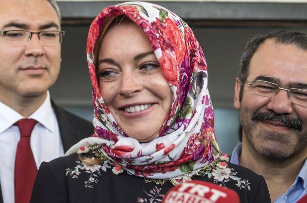 Lindsay Lohan indossa un hijab