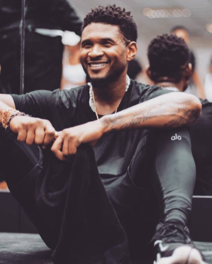 une photo d'usher avant une séance d'entraînement