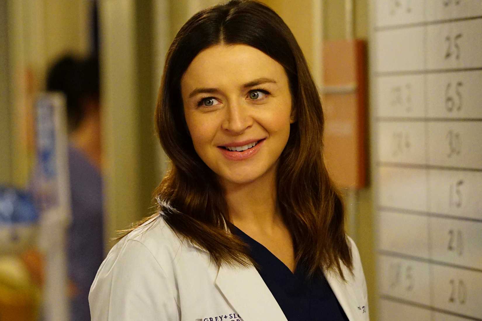 amelia wearing scrubs at hospital tv show greys anatomy