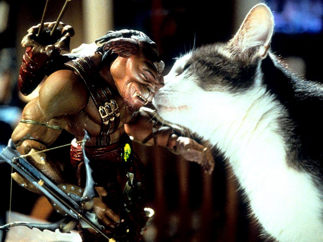 Toy with cat in Small Soldiers 