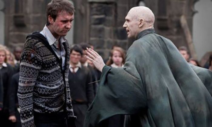 Ralph Fiennes and Matthew Lewis on Harry Potter 8 set
