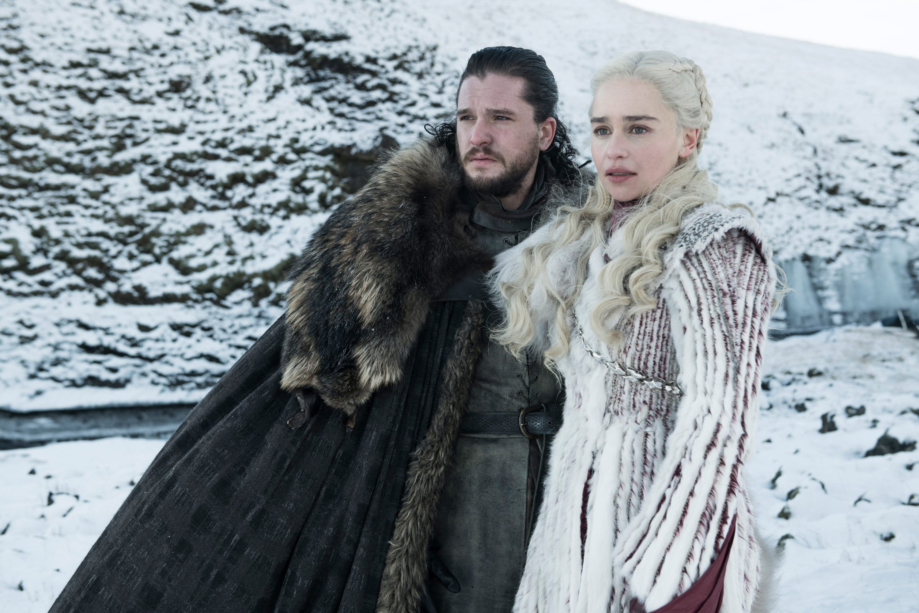 Emilia Clarke in Game of Thrones alongside Jon Snow.