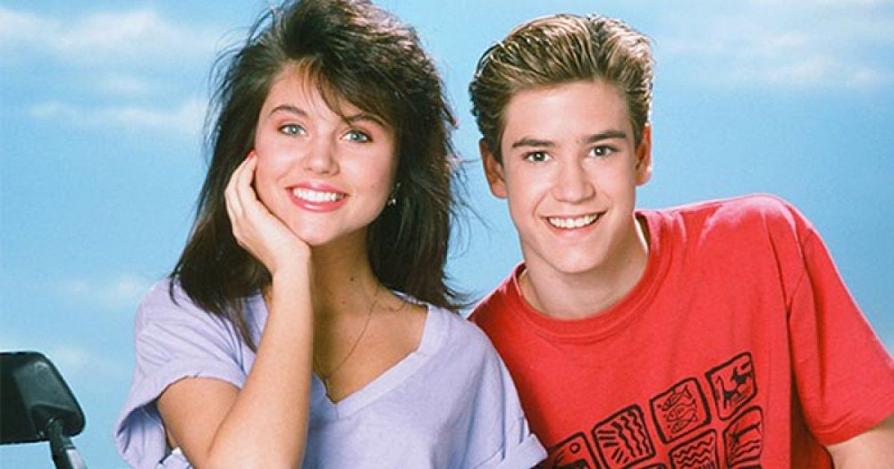 Promo shot of Tiffani-Amber Thiessen and Mark-Paul Gosselaar of Saved by the Bell