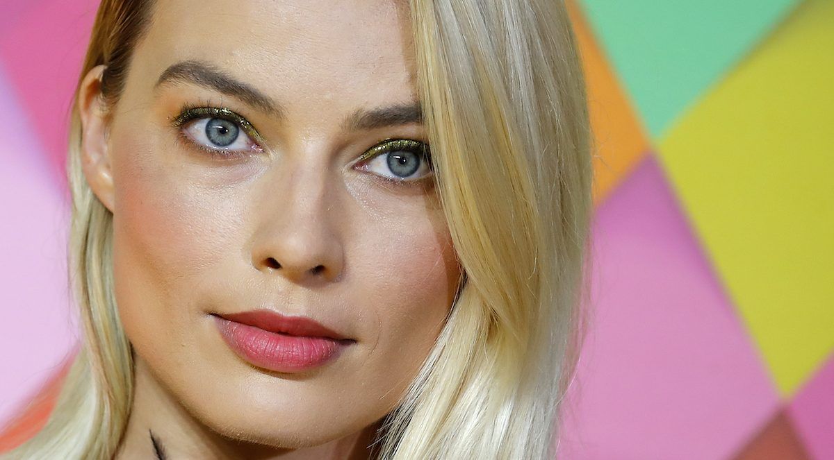 This Is How Margot Robbie Stays Sane In Lockdown It Involves Fighting