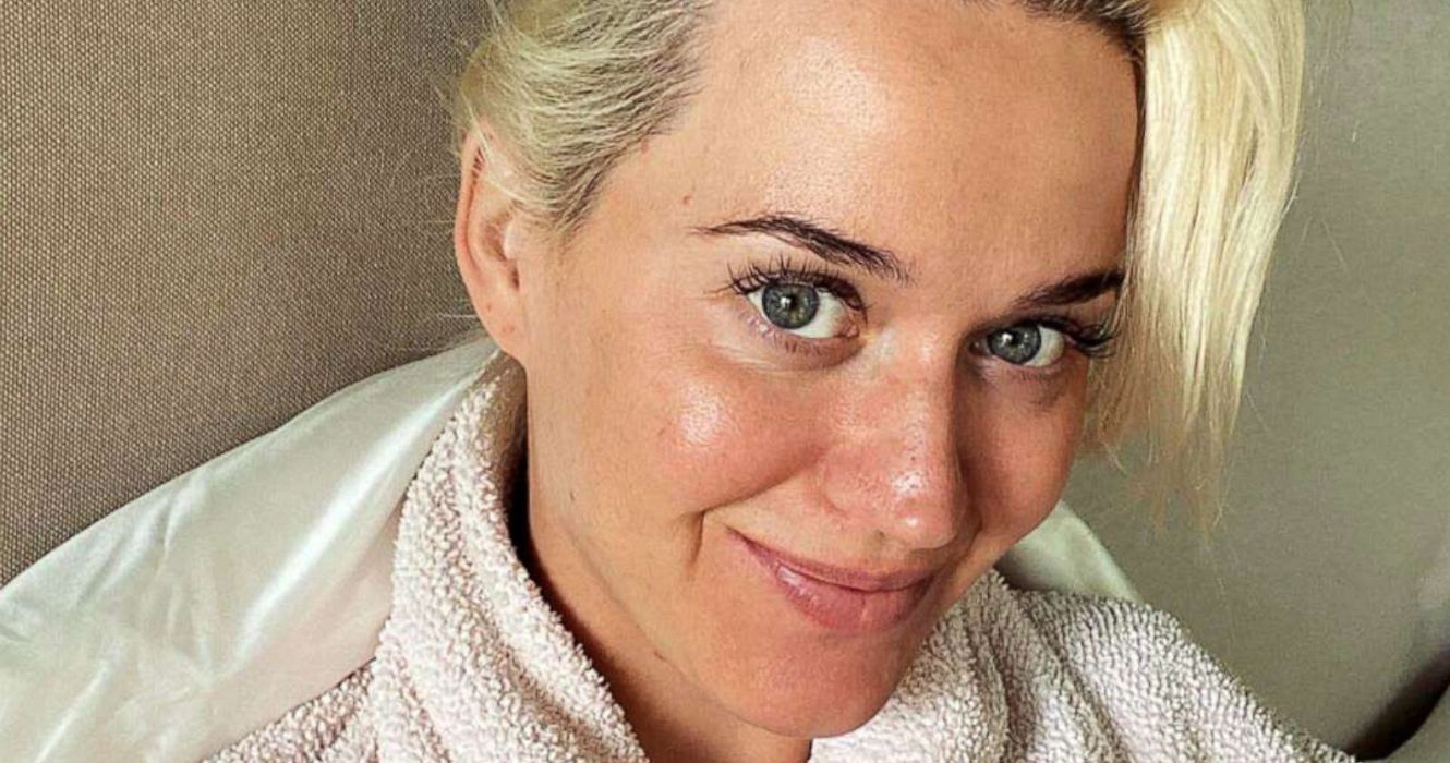 Katy Perry with blonde hair and no makeup on