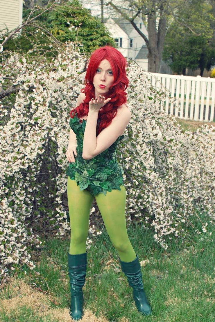 Here S What It Takes To Pull Off A Poison Ivy Cosplay Diy