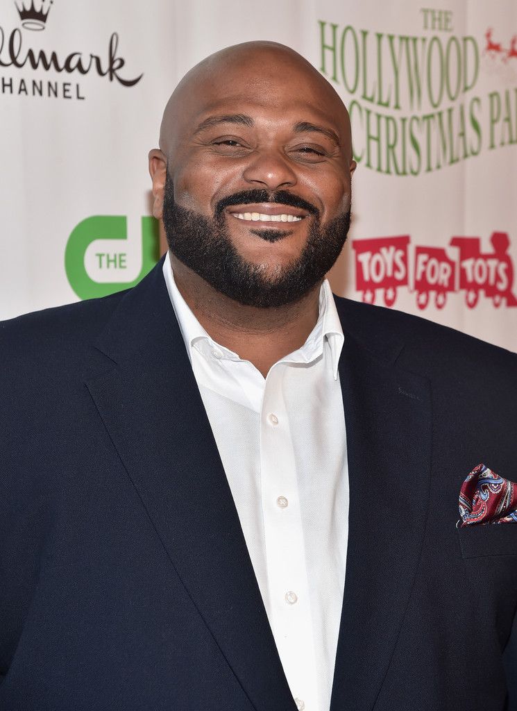 Ruben Studdard smiling for the camera
