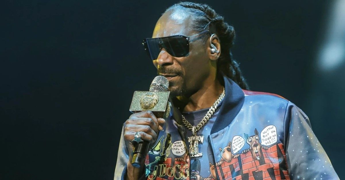 Here's Why Snoop Dogg's Instagram Is Worth A Non-Stop 1-Hour Scroll