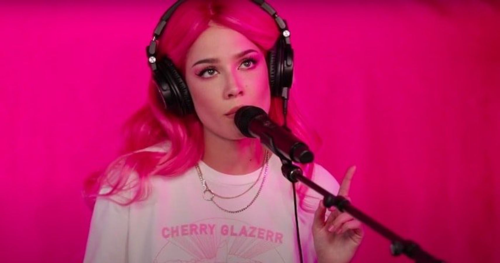 Halsey performing for Magnum