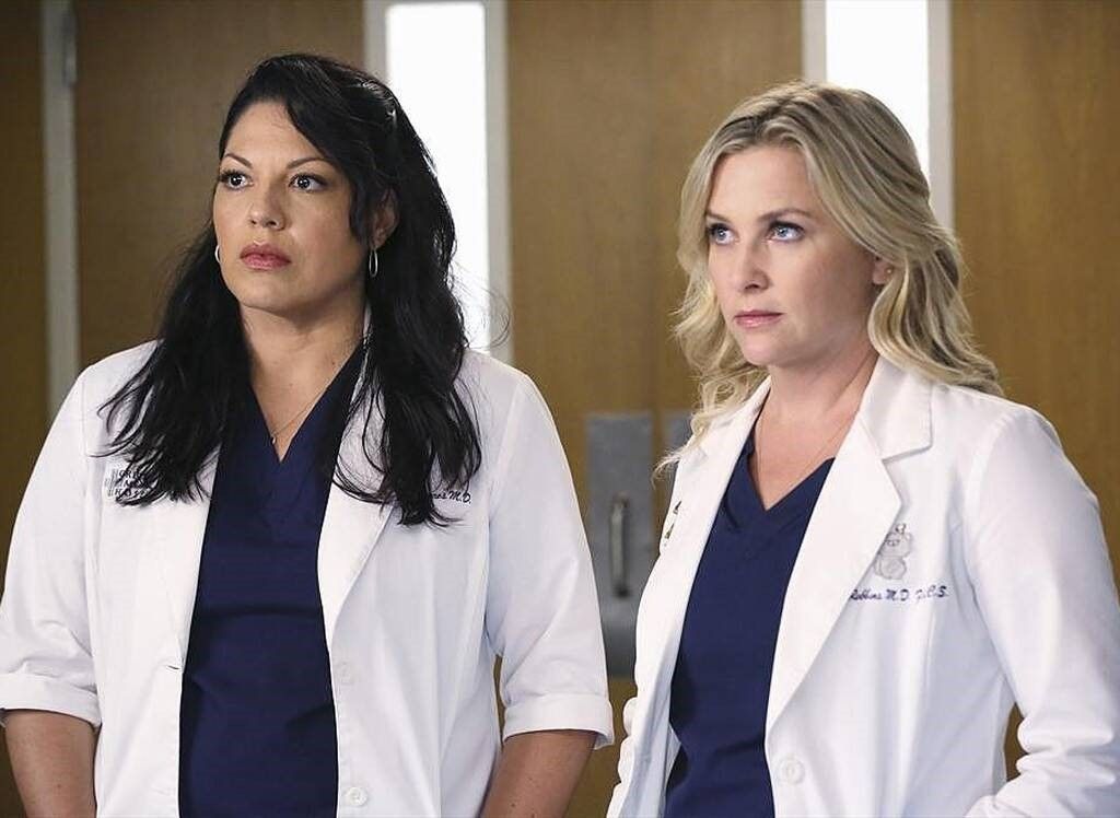 Jessica Capshaw as Arizona and Callie in white doctor coats Grey's Anatomy