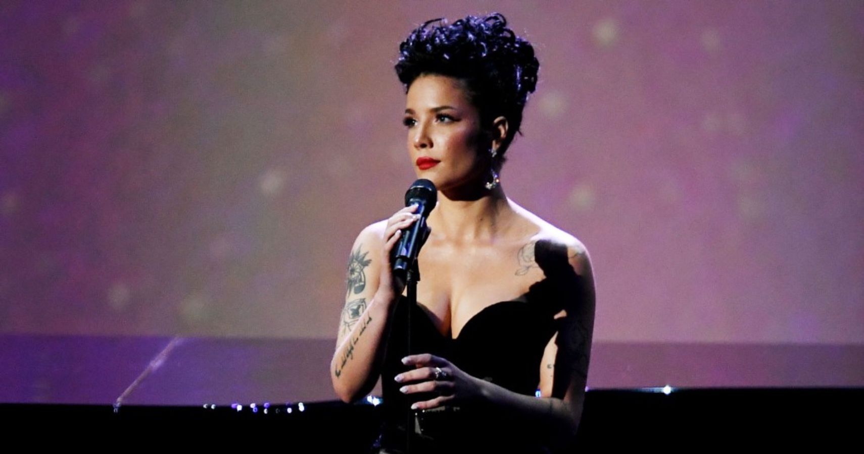 Halsey Talks About Her Stage Fright From Her First ...