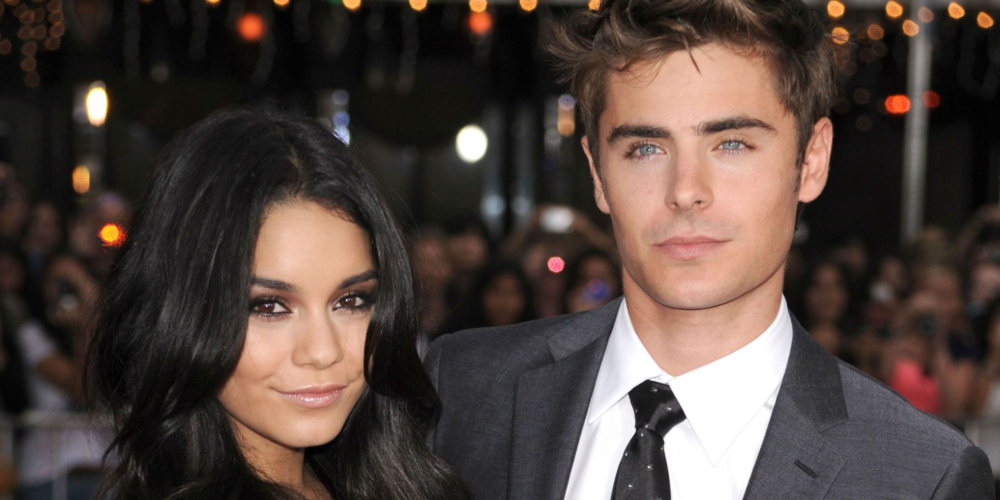 Vanessa Hudgens and Zac Efron pose for picture