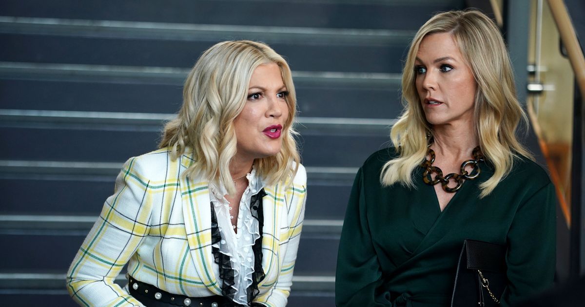 tori spelling and jennie garth in a scene from BH90210 reboot tv show