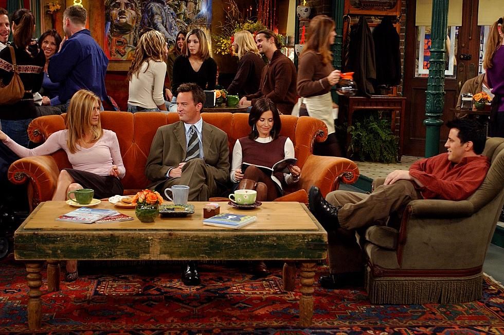 Friends cast at Central Perk