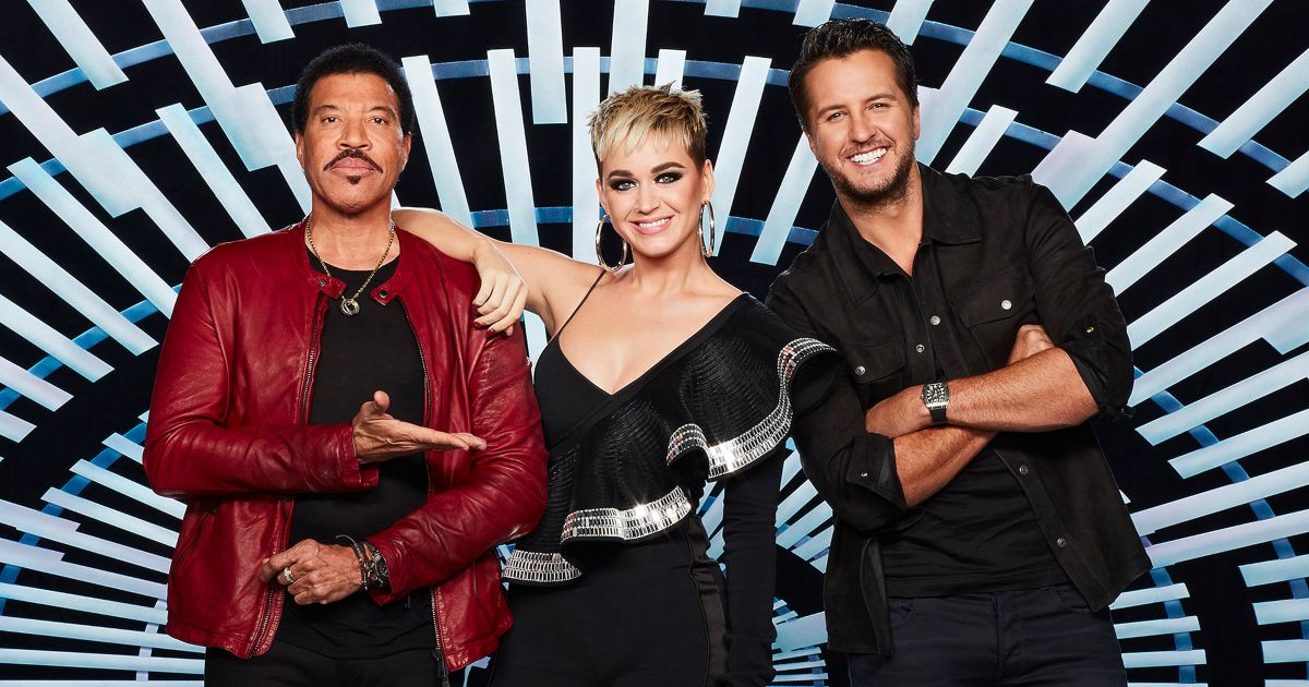 Katy Perry Pranks Luke Bryan on 'American Idol'