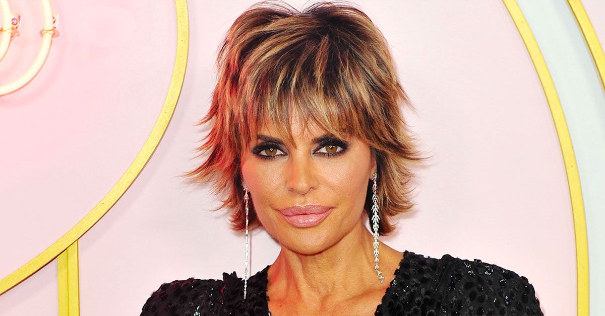 Lisa Rinna Invites Fans To Strip Down To Their Undergarments For A Good