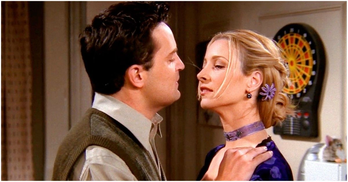 'Friends': The Truth About The Episode Where 'Everybody Finds Out'