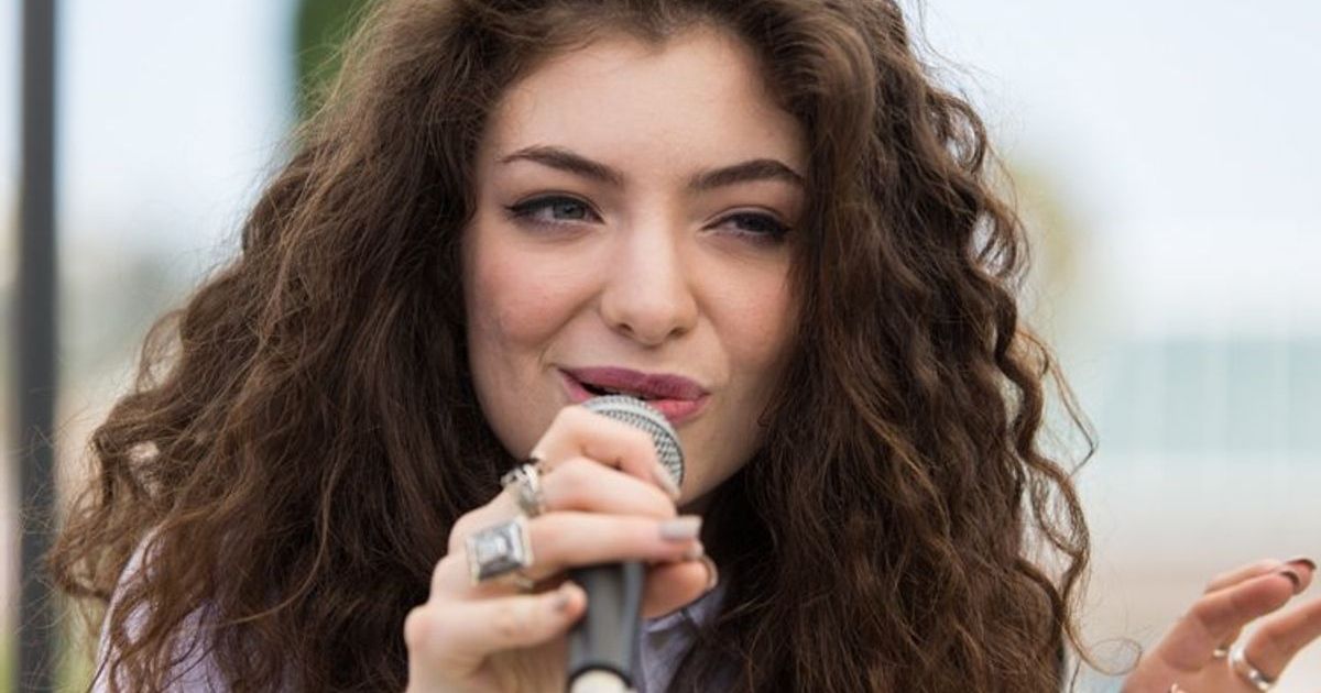 Lorde performing