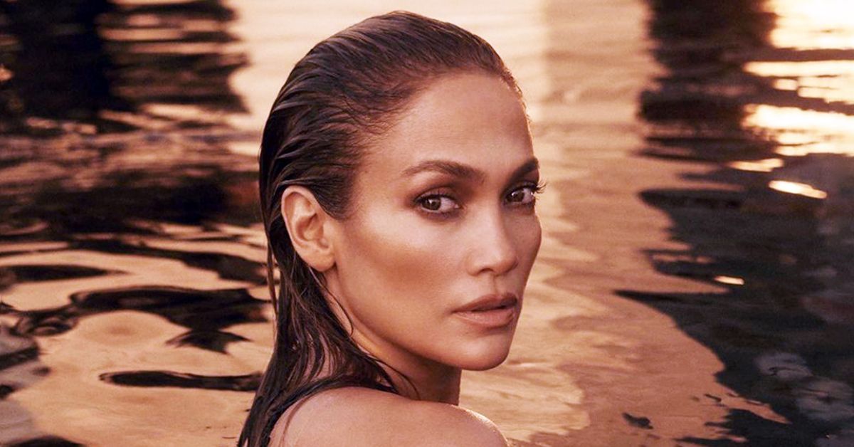 Bare Faced Jennifer Lopez Shows Fans How To Washaway2020 