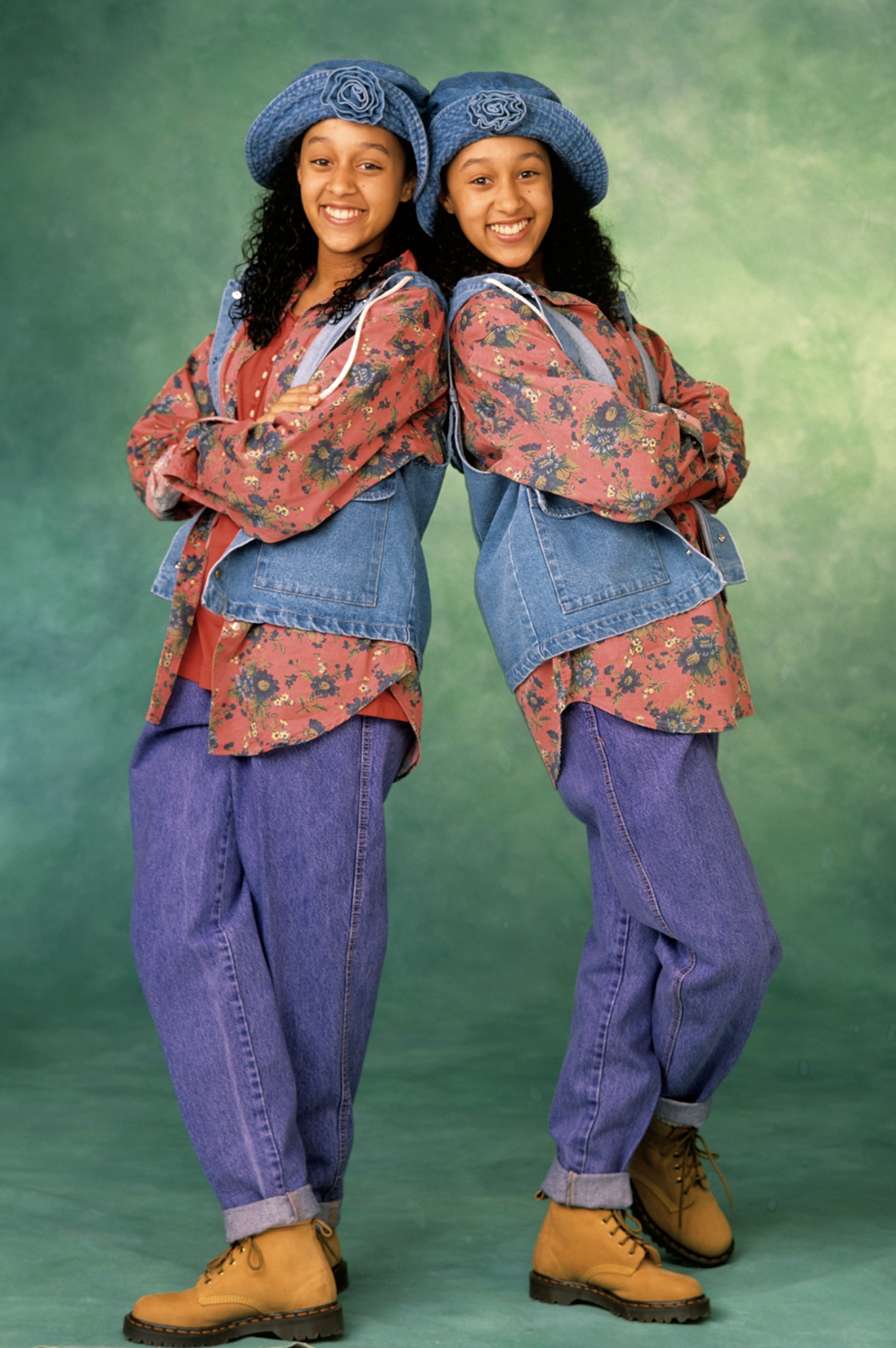 Tia and Tamera Mowry in their show Sister, Sister