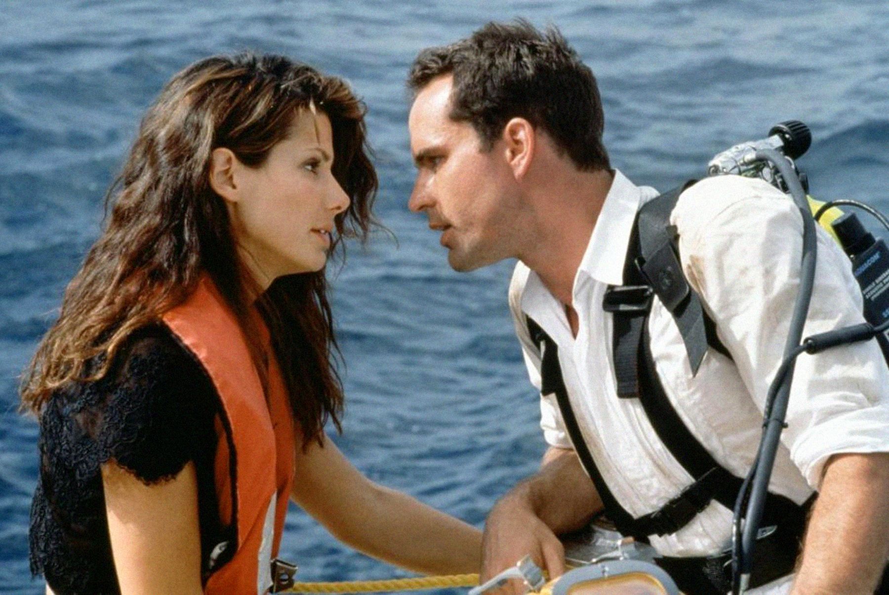 Sandra Bullock and Jason Patric in 'Speed 2: Cruise Control'