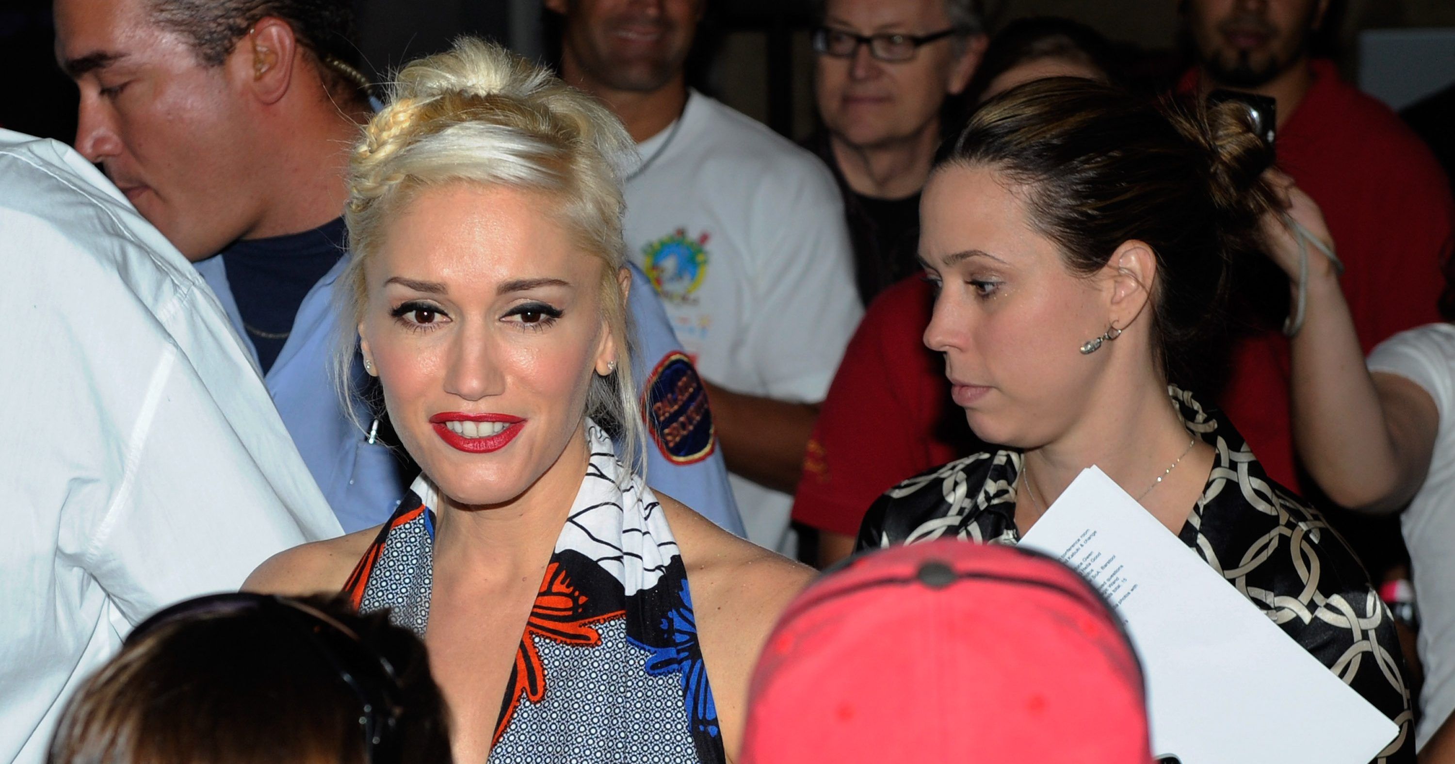LAS VEGAS - SEPTEMBER 22: Singer Gwen Stefani greets fans after the unveiling of her wax figure at Madame Tussauds Las Vegas at the Venetian Resort Hotel Casino September 22, 2010 in Las Vegas, Nevada. (Photo by Ethan Miller/Getty Images)