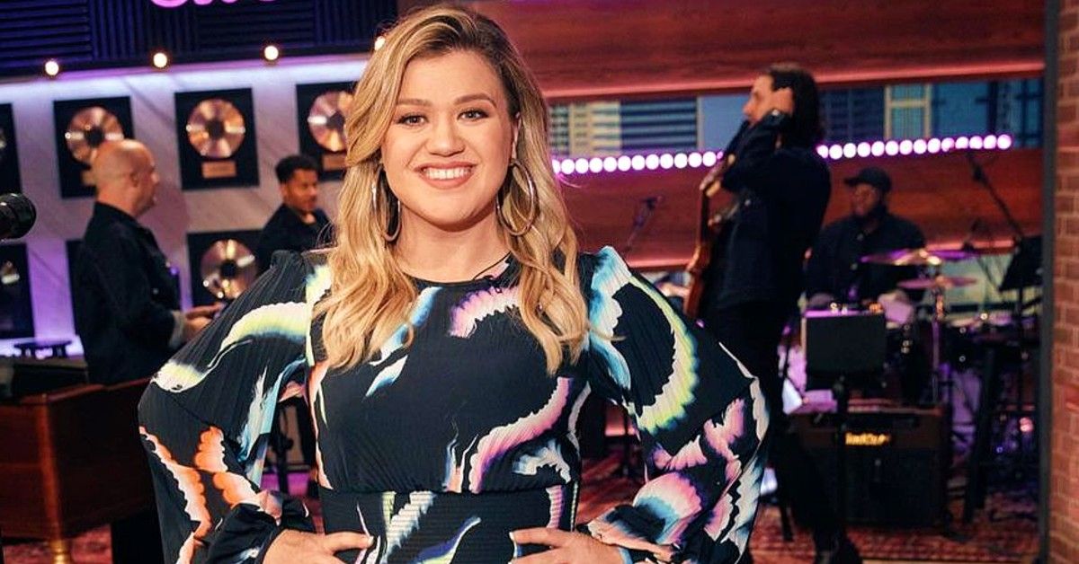 Kelly Clarkson on set of her talk show.