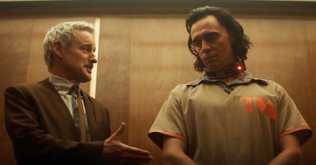 Owen Wilson as Mobius and Tom Hiddleston as Loki in scene