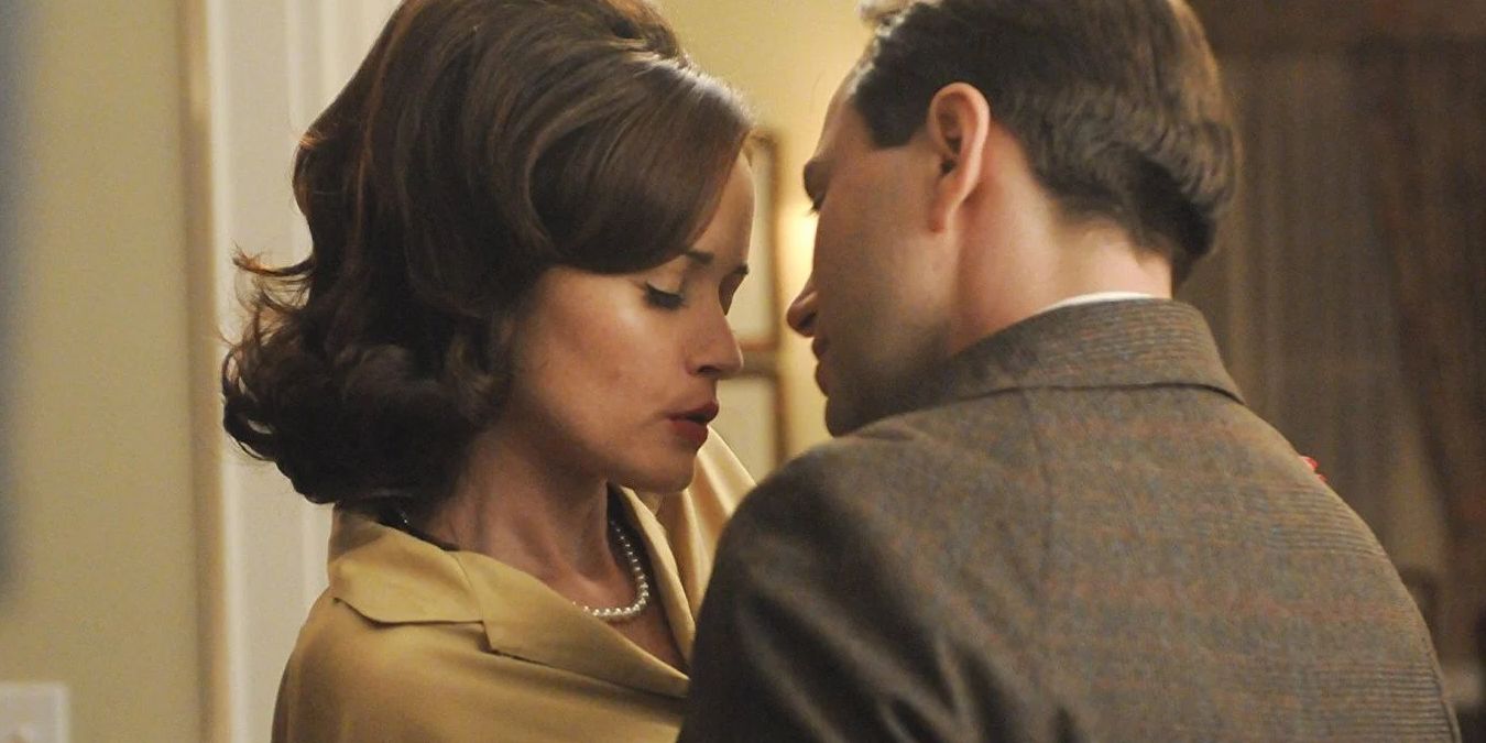 Pete and Beth kiss on Mad Men