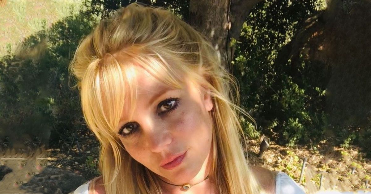 Fans Concerned As Britney Spears Says She Edited Out Neck Tattoo In ...