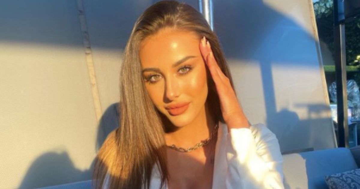 Too Hot To Handle's Chloe Veitch: Job, Age, And Pageant Winner Past -  Capital