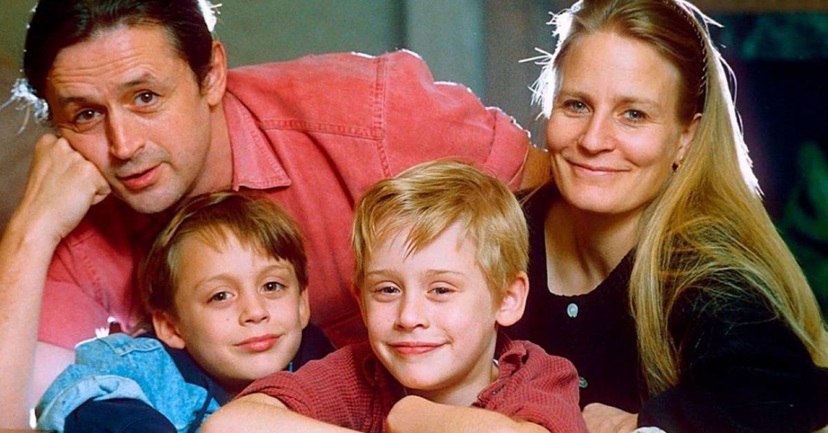 Young Macaulay and Kieran Culkin with their parents.