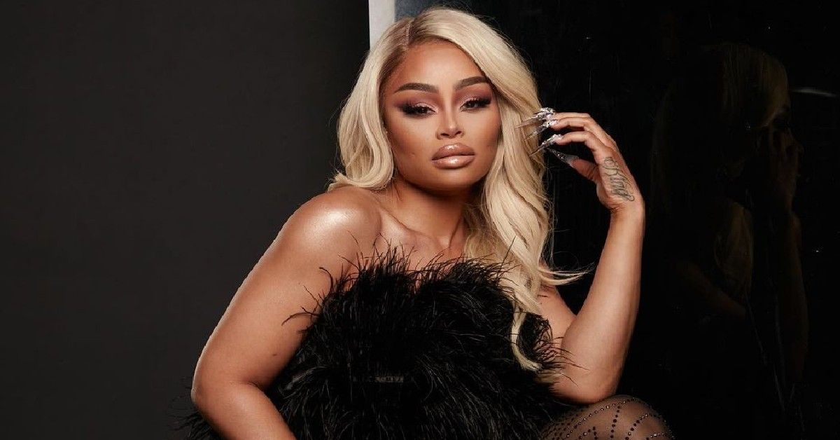 Blac Chyna performs at boxing match